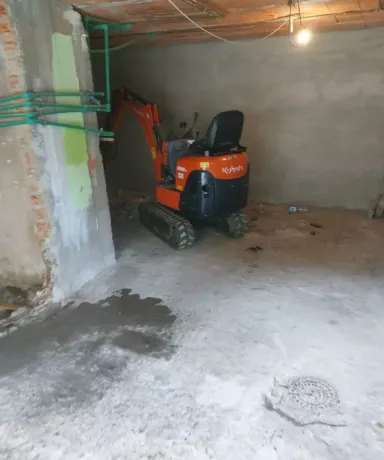 Mini excavadora trabajando