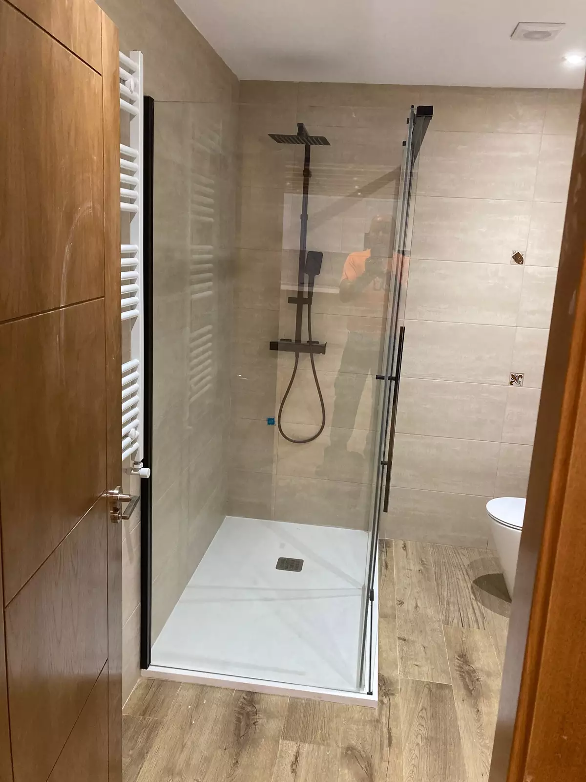 Reforma en baño con instalación de ducha